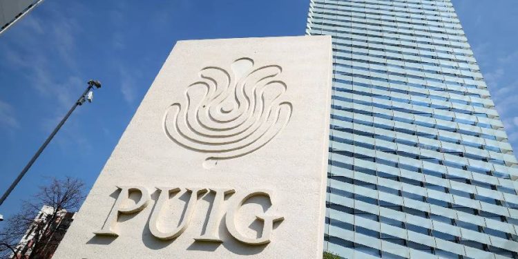 Puig cita a accionistas ante posible fusión con Estée Lauder