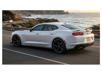 El futuro del Chevrolet Camaro podría transformarse en un sedán deportivo
