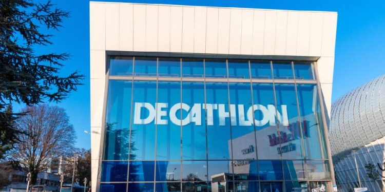 Decathlon impulsa su beneficio: +16% en 2025 y 910 millones