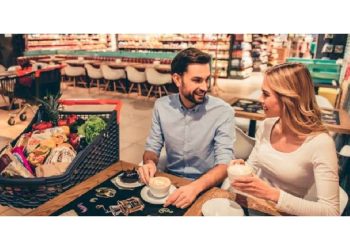 El súper: el restaurante sin mesas que domina el mercado