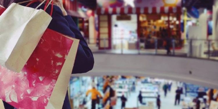 Madrid acelera el lujo y Barcelona atrae el gran consumo
