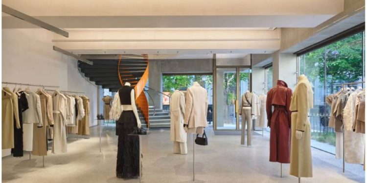 Max Mara inaugura su renovada tienda insignia en la Avenue Montaigne de París