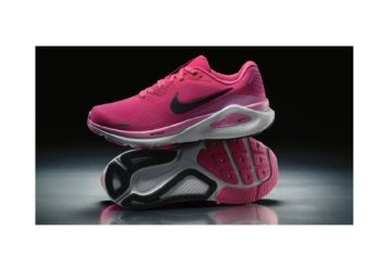 NIKE