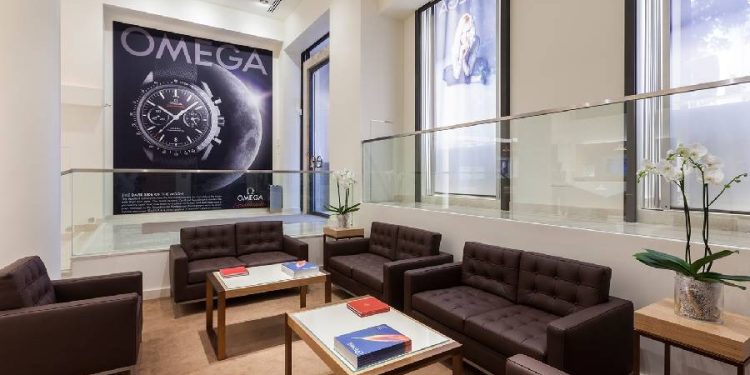 Omega reabre su icónica boutique en Serrano, Madrid