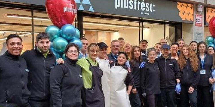 Plusfresc abre su segundo supermercado en Manresa y crece en Barcelona