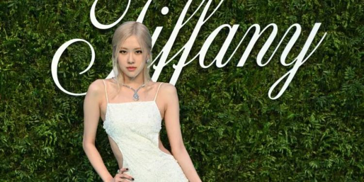 ROSÉ y Tiffany & Co.: El deslumbrante debut de Hidden Garden