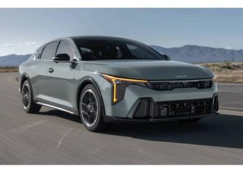 Nuevo Kia K4 llega al mercado para desafiar el liderazgo del Toyota Corolla