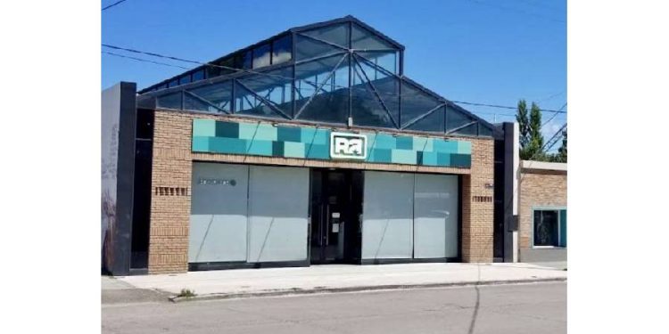 La tienda deportiva RA Store anuncia el cierre definitivo de su local en Gaiman