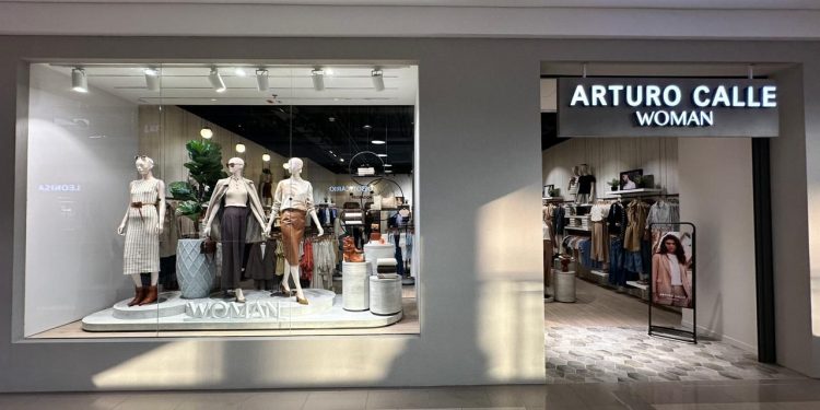 Arturo Calle fortalece su expansión en moda femenina
