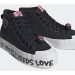 Adidas y Converse compiten en el mercado con propuestas similares de calzado urbano