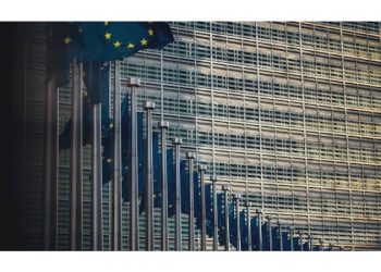 España resiste la crisis: la UE eleva su PIB al 2,4%