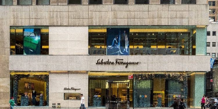 Ferragamo enfrenta un inicio de año complicado: ventas caen un 5,4%