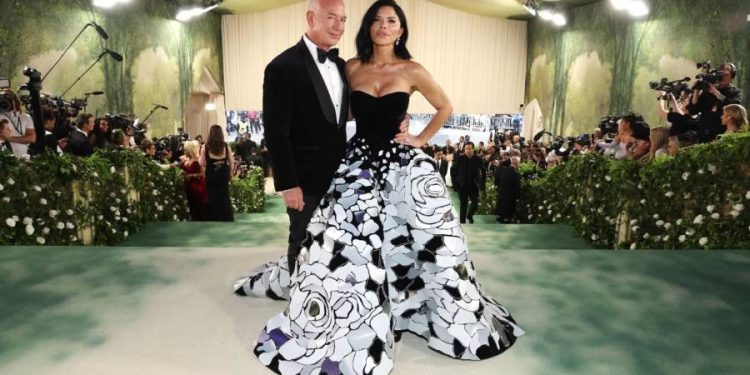 Jeff Bezos revoluciona el Met Gala: El nuevo rostro del lujo