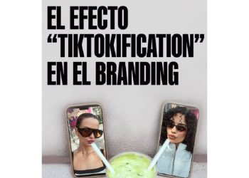 La identidad líquida: Branding en la era del Scroll infinito