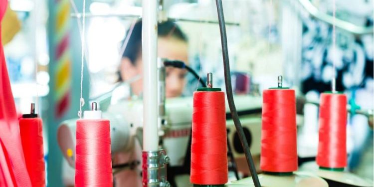 La moda española en jaque: Resurgir de marzo no evita caída