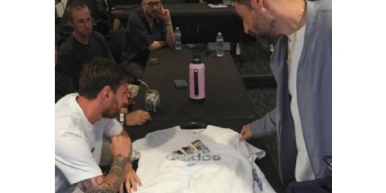 Lionel Messi incursiona en la moda urbana con una colección exclusiva junto a Kith