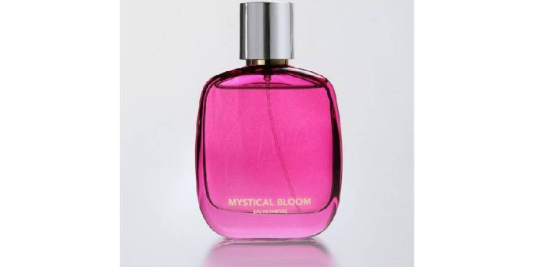 Pull&Bear reinventa las fragancias clásicas con su nueva colección de aromas florales