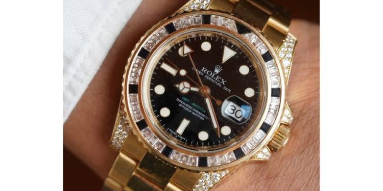 El legendario Rolex GMT-Master II de Drake alcanza una cifra