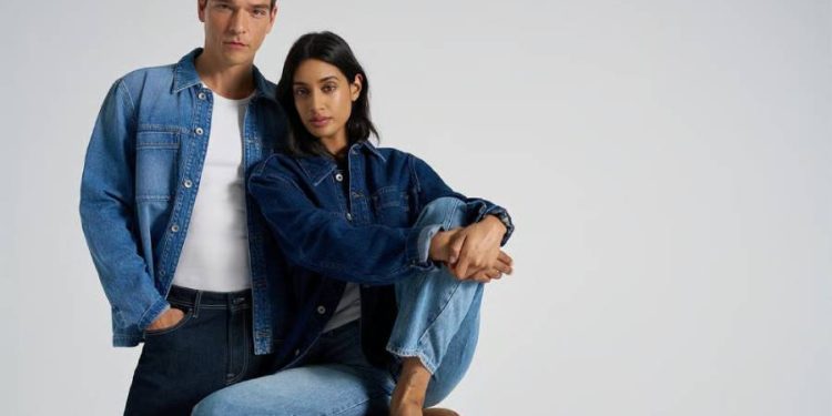 Salsa Jeans revoluciona el retail: ¡Ya vende en TikTok España!