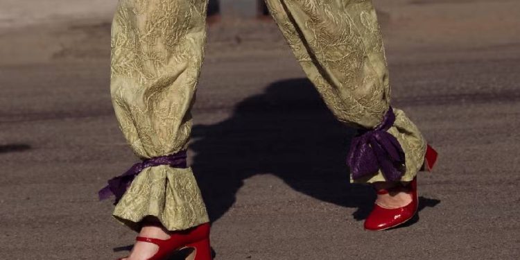 Tacones rojos: Guía de estilo y las mejores opciones de 2026