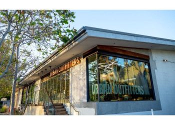 Urban Outfitters duplicará su apuesta con 54 tiendas en 2026