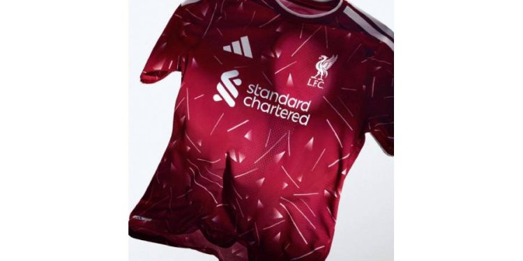 Liverpool FC y adidas revelan la nueva camiseta local inspirada