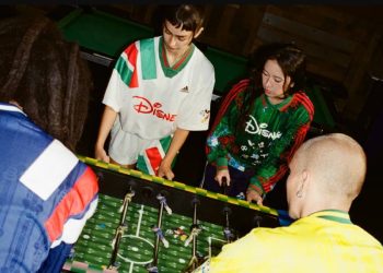 Adidas se une a Brain Dead y Disney para lanzar una colección de futbol retro
