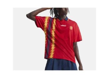 Adidas relanza la mítica camiseta retro de la selección de España