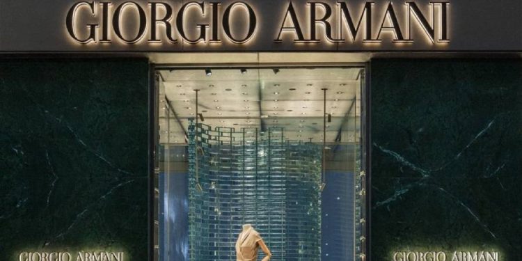 Armani busca redefinir su futuro de la mano de BCG