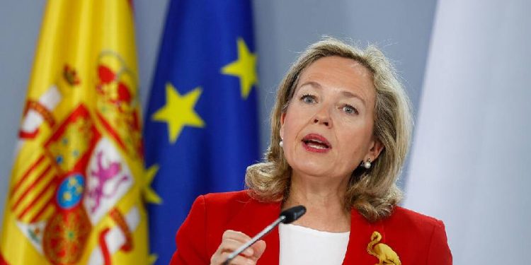 Bruselas señala a España_ el exceso de burocracia ahoga al comercio minorista