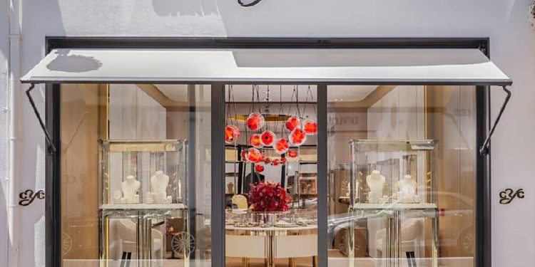 Carrera y Carrera desembarca en Puerto Banús con una nueva boutique
