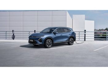 Chevrolet introduce el nuevo modelo Captiva con tecnología híbrida en la costa local