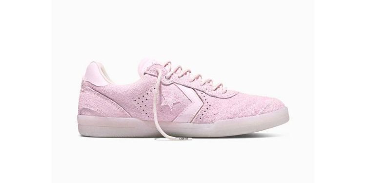 Converse transforma el diseño urbano con una propuesta estilizada de calzado femenino