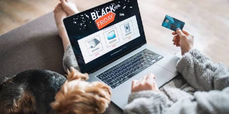 El 66% de los españoles sufre sobrecarga digital al comprar online