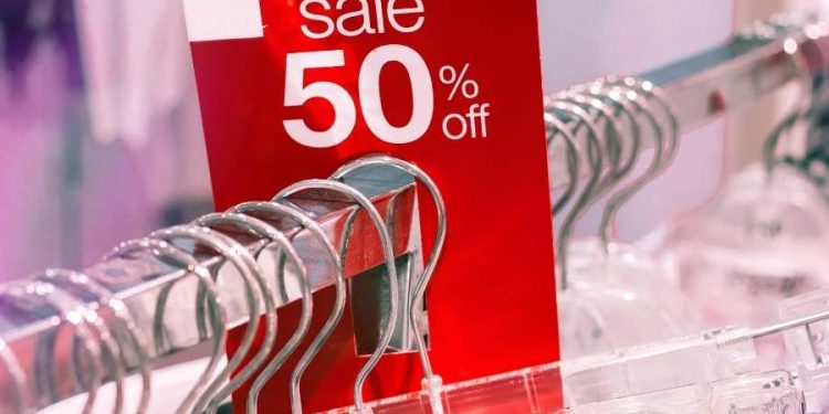 Gasto medio de 270 euros en rebajas de verano online