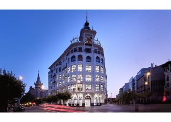 Inditex gana 1.375 millones y sus acciones suben en Bolsa