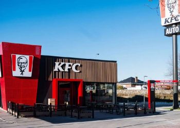 KFC alcanza un hito histórico: 300 restaurantes en España