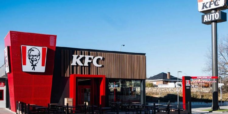 KFC alcanza un hito histórico: 300 restaurantes en España