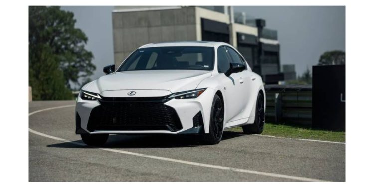 Lexus IS 350 F Sport expande la presencia de la marca premium en México