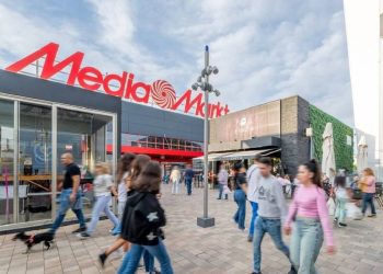 Los parques comerciales arrasan en España con 382 millones invertidos