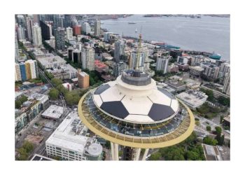 La icónica torre de Seattle modifica su aspecto exterior para celebrar el certamen futbolístico