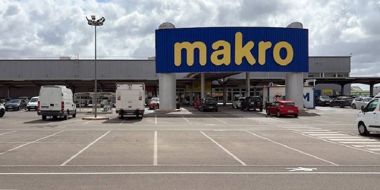 Makro destina 2,6 millones a la remodelación de su centro en Elche