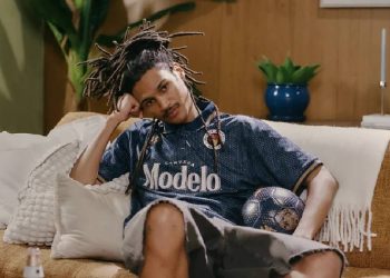 Modelo y Kappa: La fusión que define la cultura del fútbol