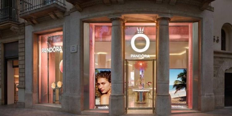 Pandora estrena en Barcelona su primera gran tienda insignia