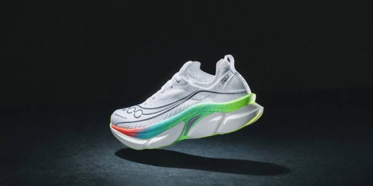 Saucony Endorphin Elite 3 revoluciona el calzado de alta competición para corredores