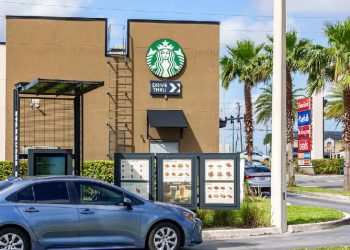 Starbucks Auto llega a España con su café drive thru en Madrid