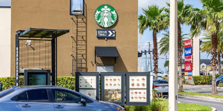Starbucks Auto llega a España con su café drive thru en Madrid