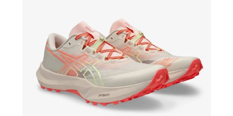 Asics renueva su zapatilla de montaña Fuji Lite 7