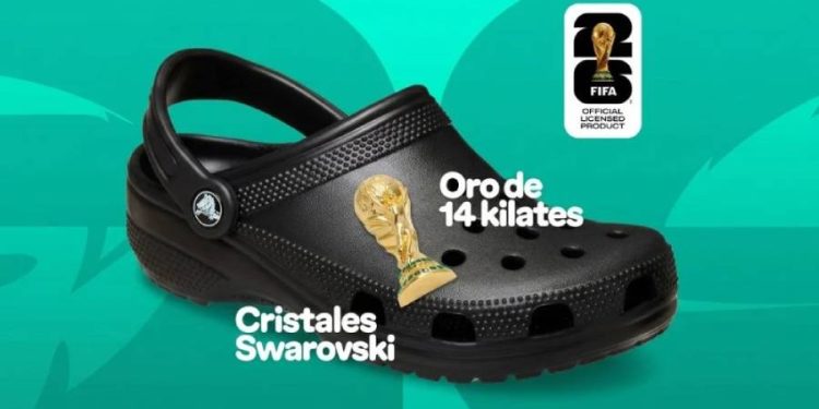 ¡Crocs de lujo! Lanza charm de oro por el Mundial 2026