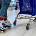 Carrefour lleva un supermercado sobre ruedas a las aldeas gallegas